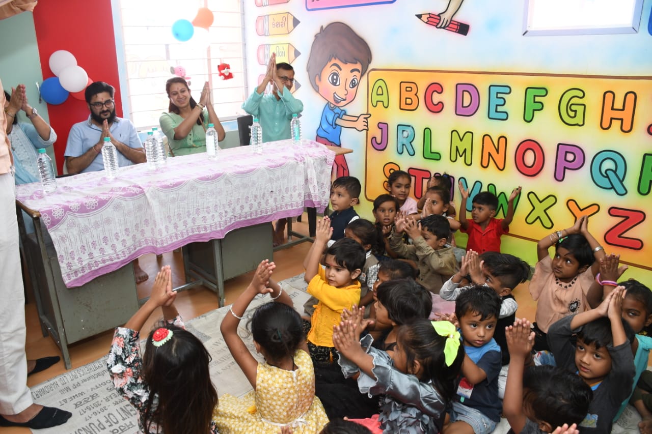 Pradeep Uncle and his family greets students
